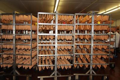 食品安全與中德合作新篇章——溫振順總領(lǐng)事參觀法蘭克福勃蘭登堡肉類食品廠食品添加劑生產(chǎn)線